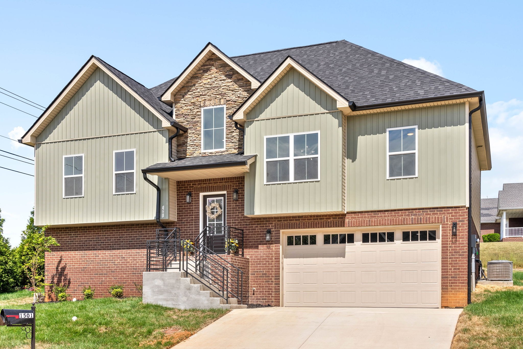 Image 3 of 24 For 2840 147th Street