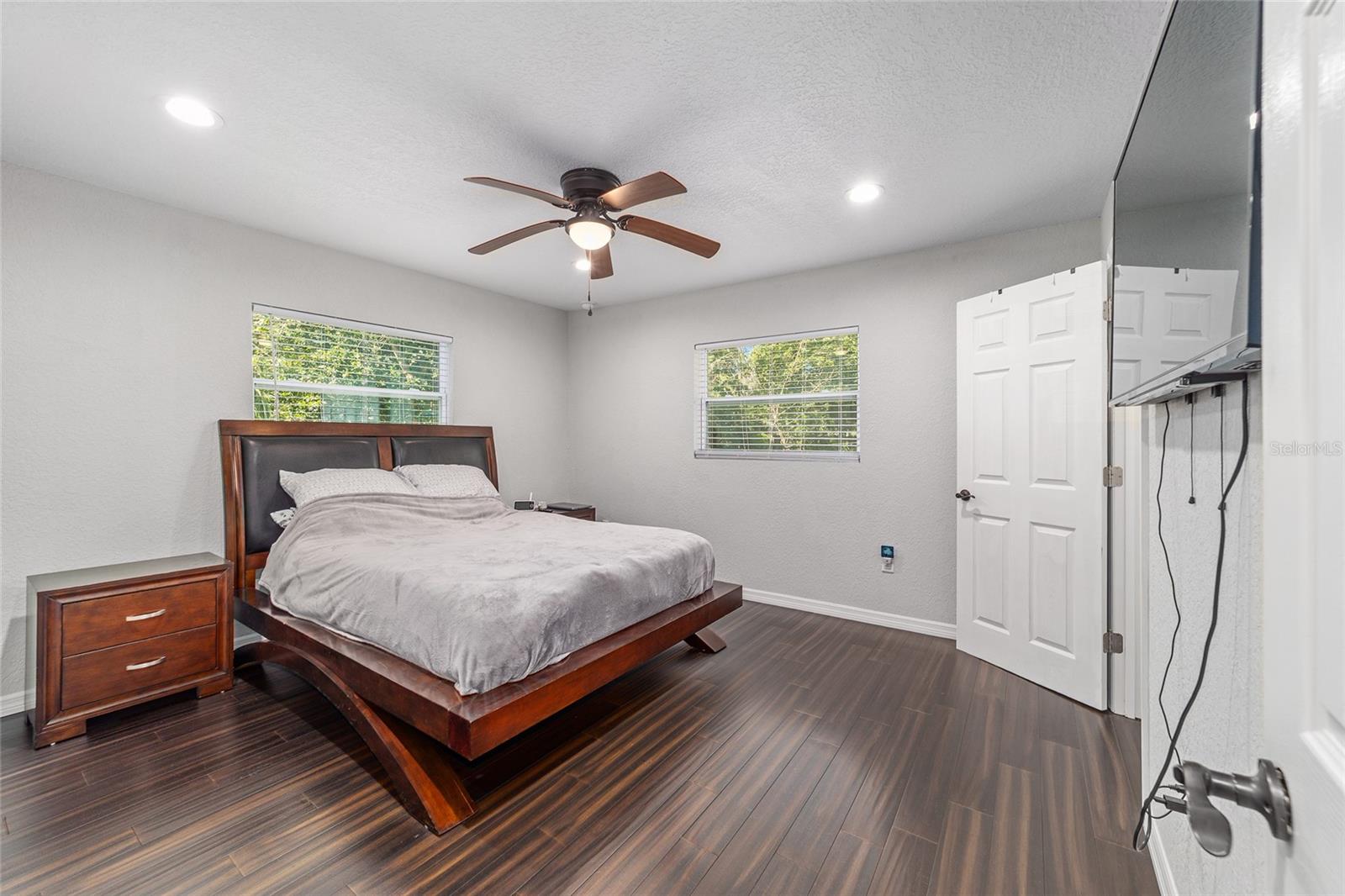Image 15 of 54 For 3810 5th Avenue