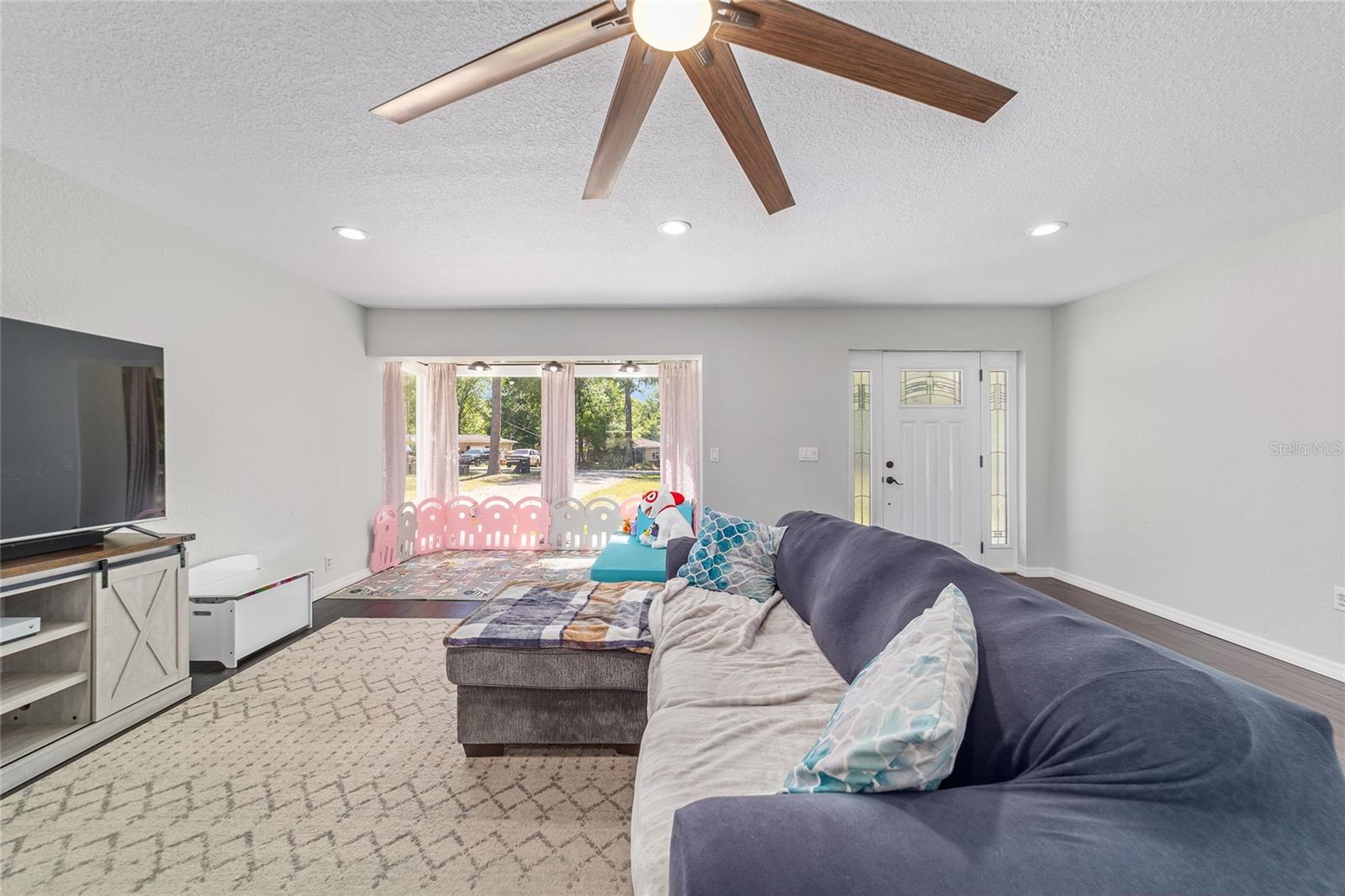 Image 17 of 54 For 3810 5th Avenue