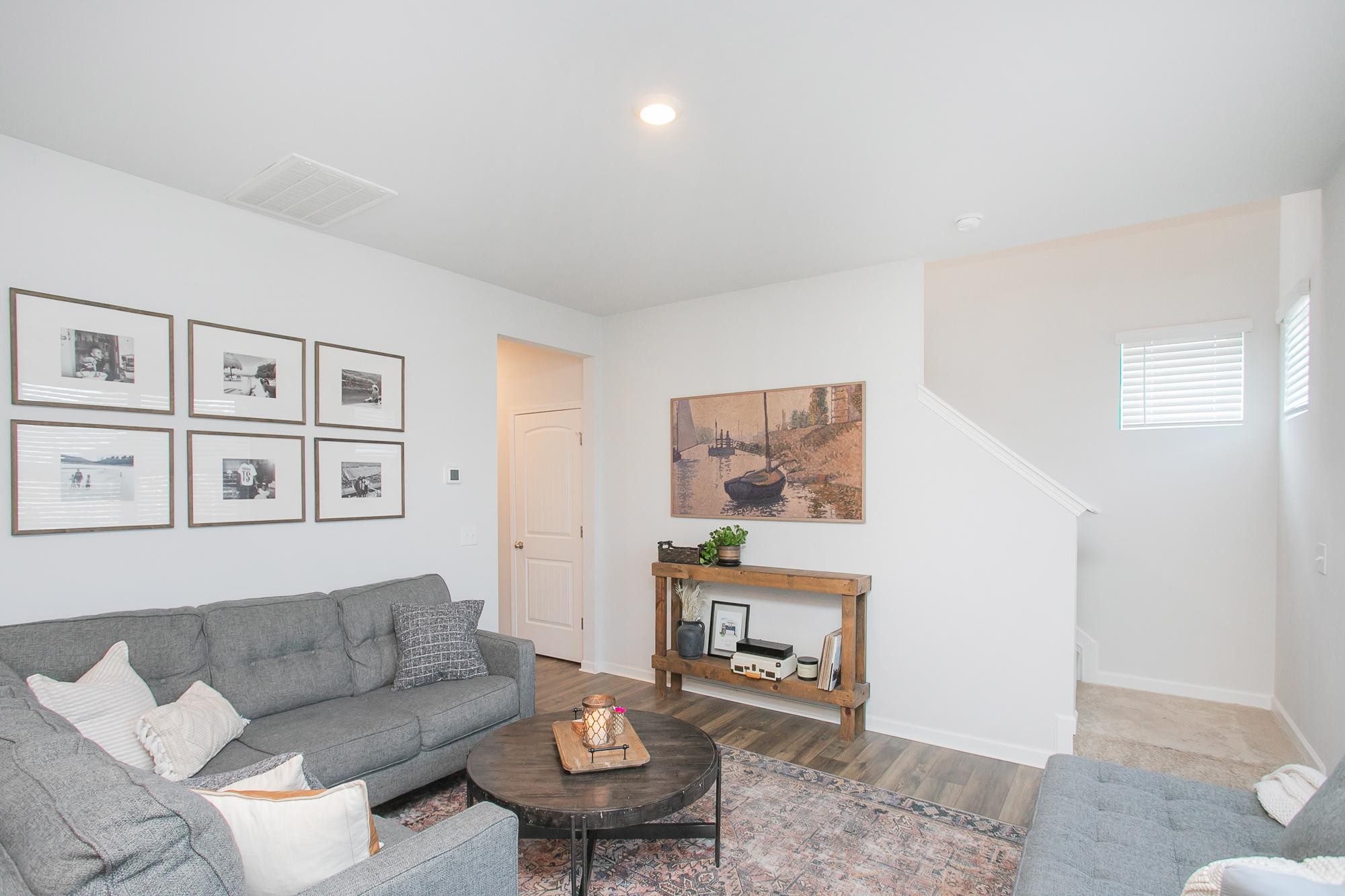 Image 15 of 40 For 8127 60th Court
