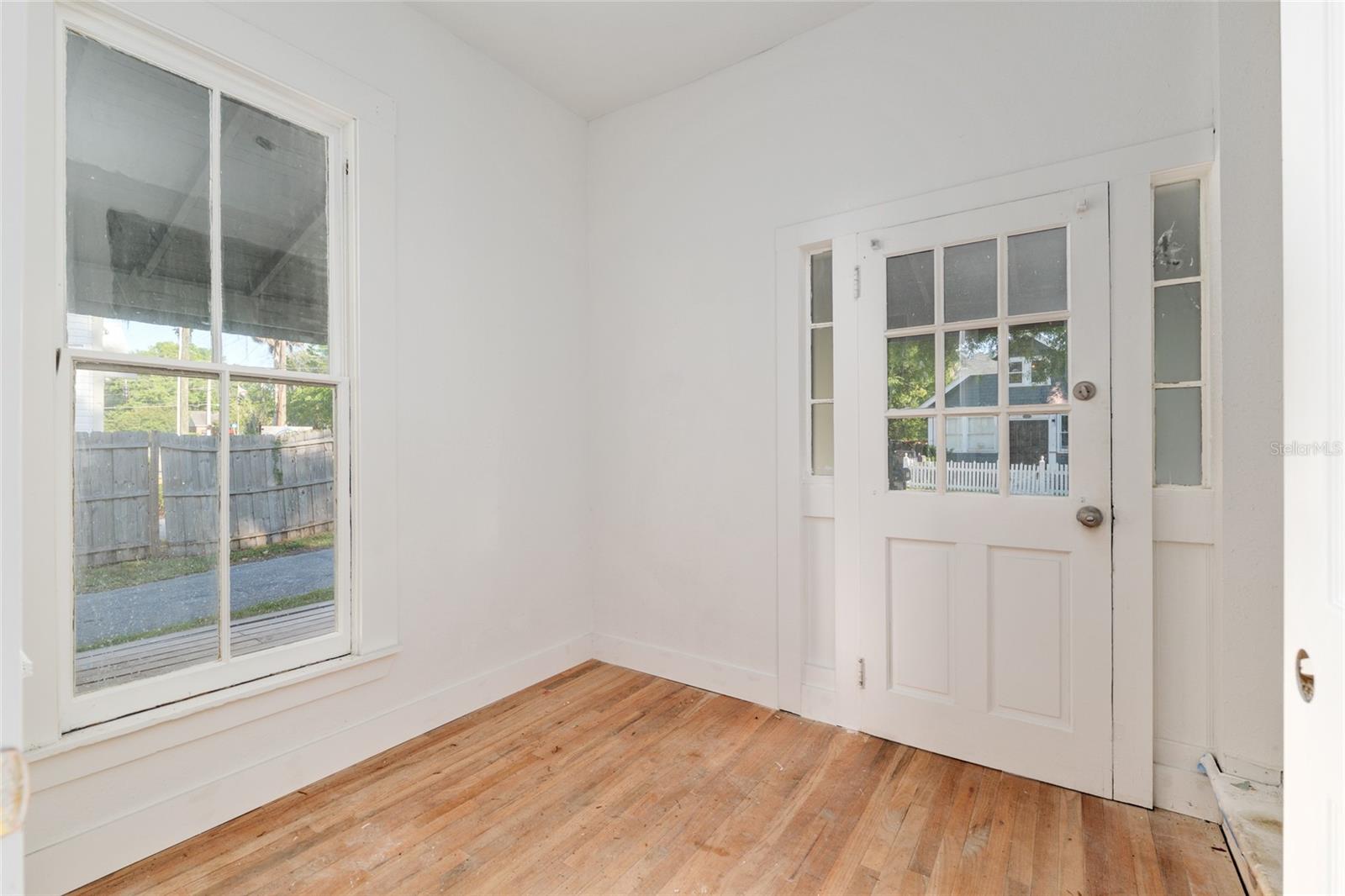 Image 11 of 100 For 721 2nd Street