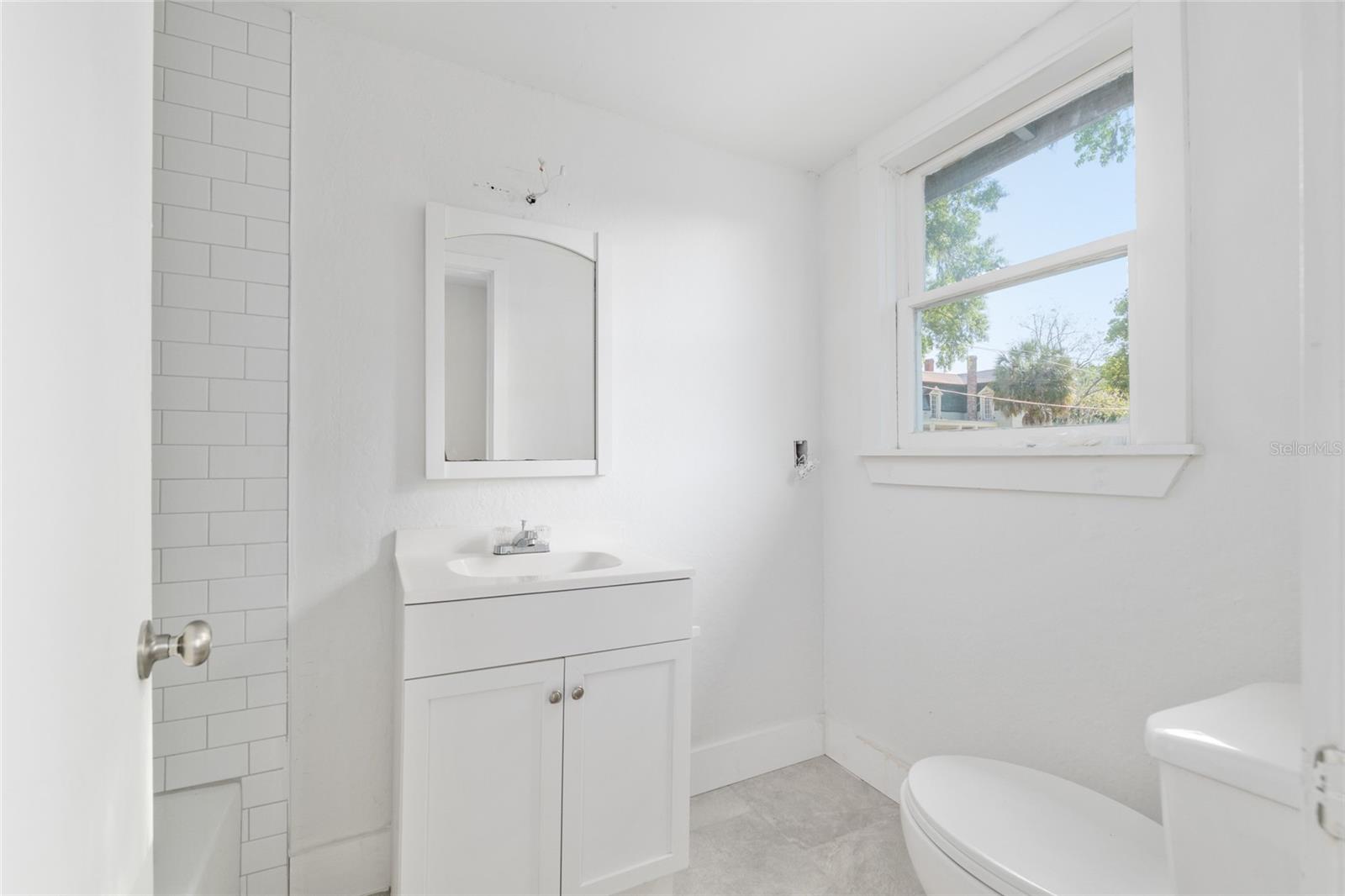 Image 17 of 100 For 721 2nd Street