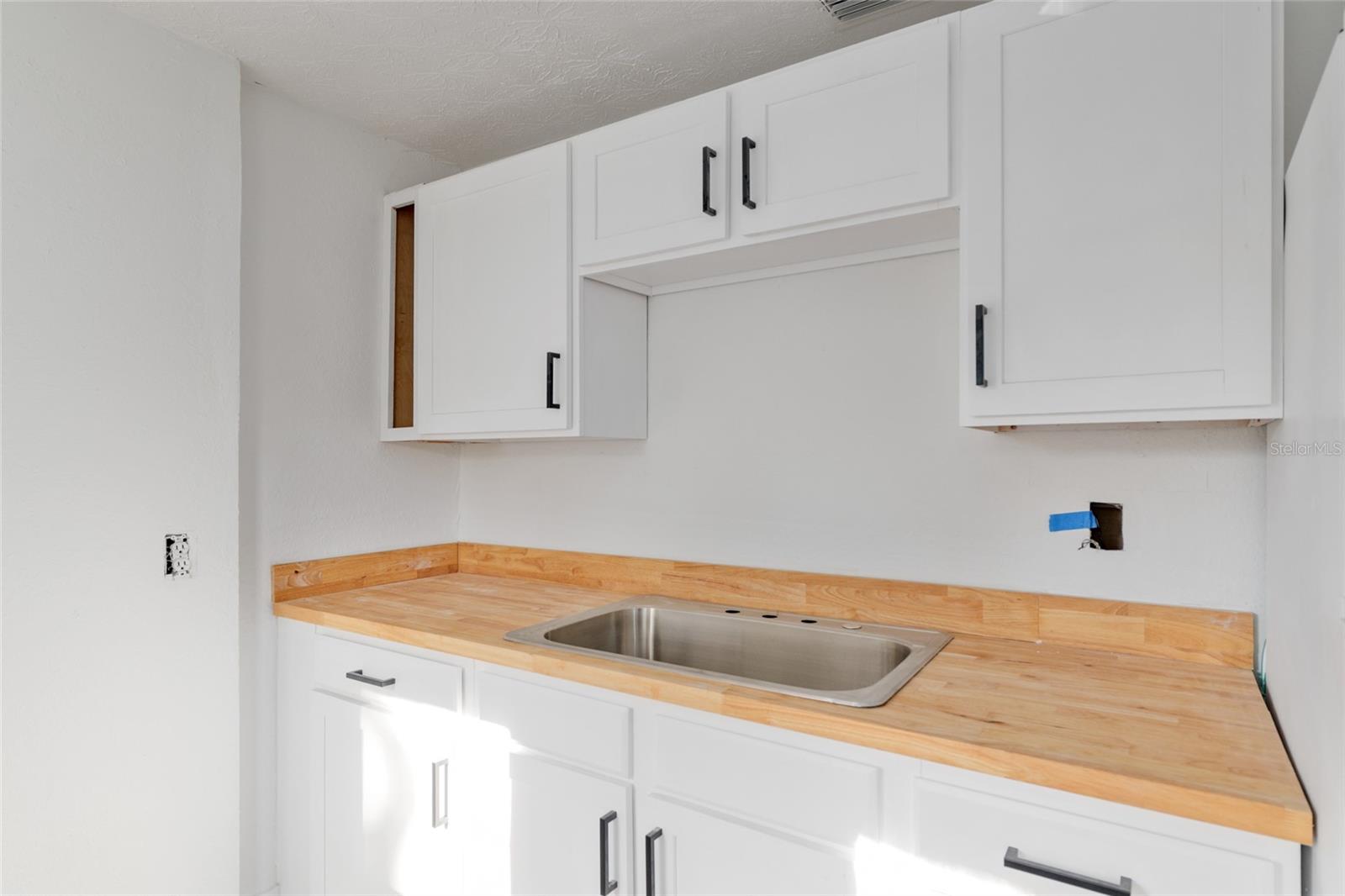 Image 21 of 100 For 721 2nd Street