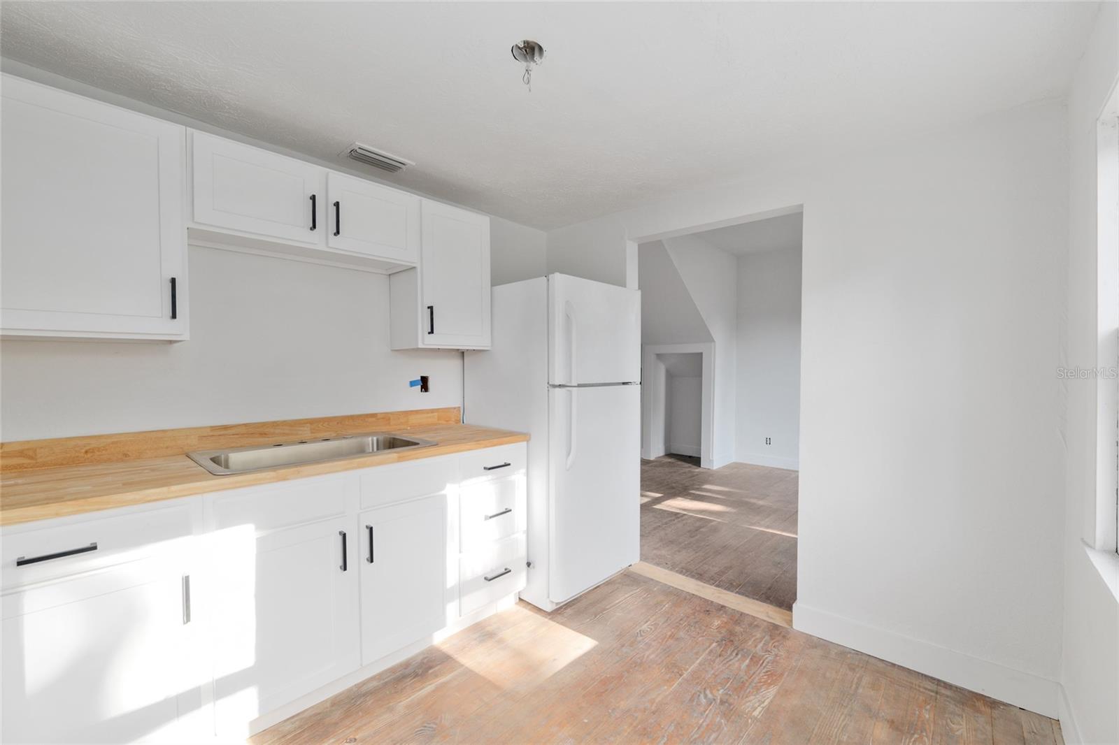 Image 22 of 100 For 721 2nd Street