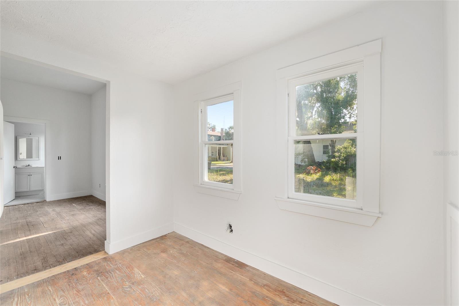 Image 23 of 100 For 721 2nd Street