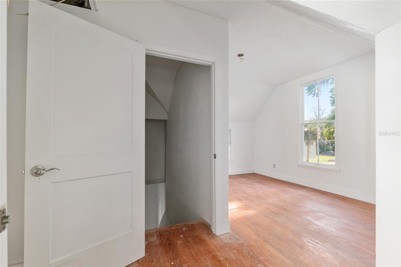 Image 27 of 100 For 721 2nd Street