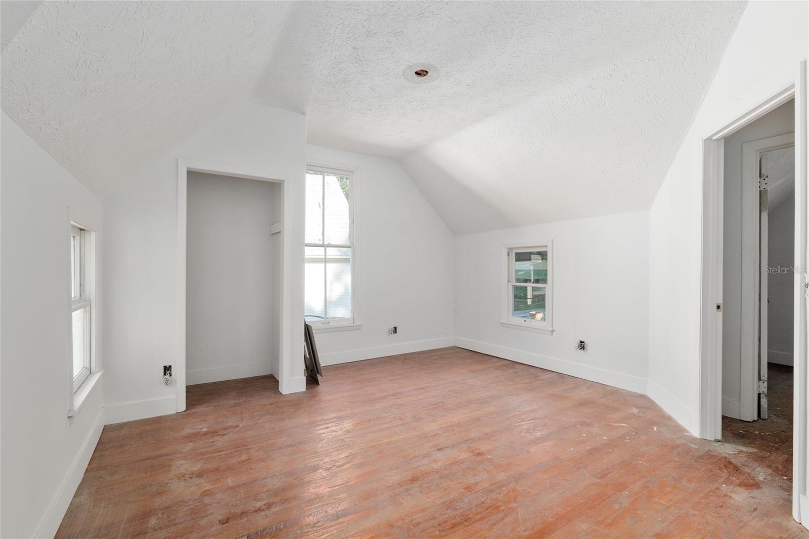 Image 31 of 100 For 721 2nd Street