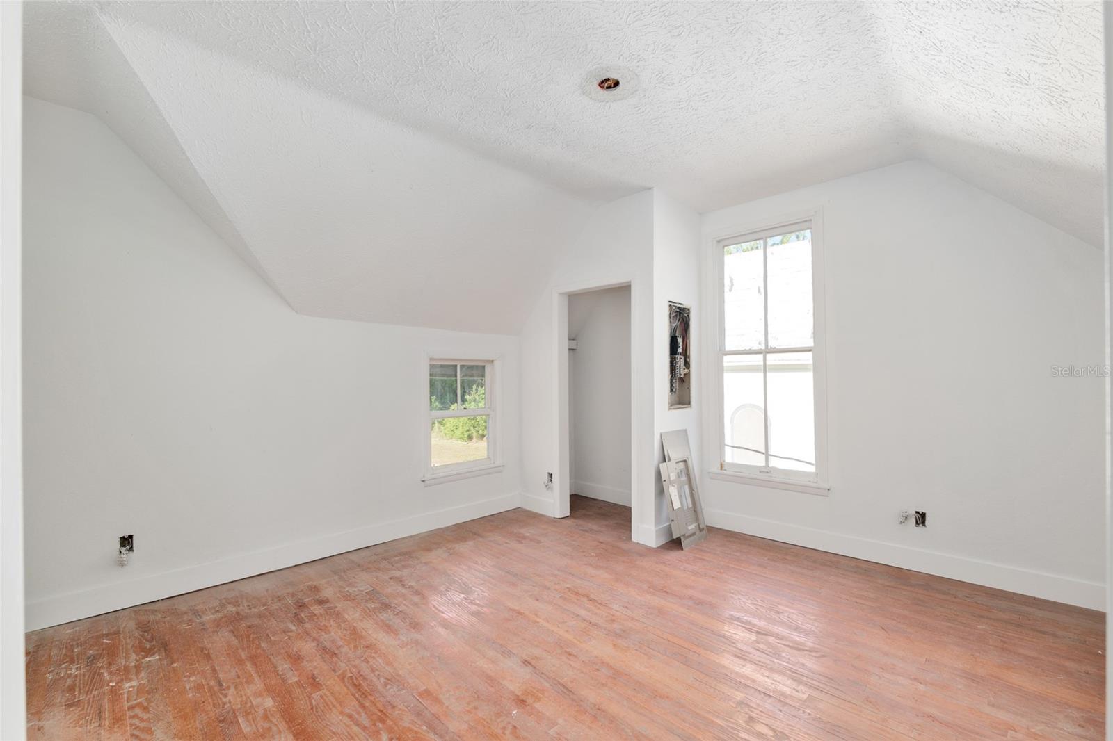 Image 33 of 100 For 721 2nd Street