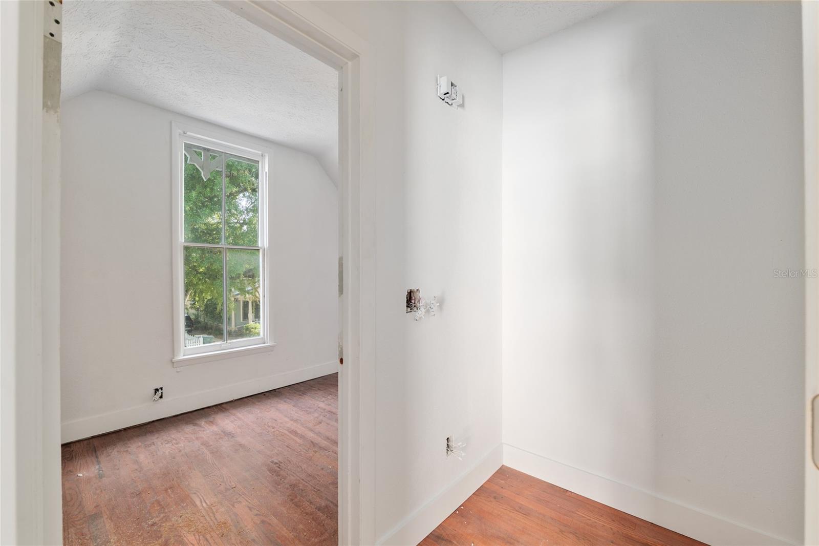 Image 34 of 100 For 721 2nd Street