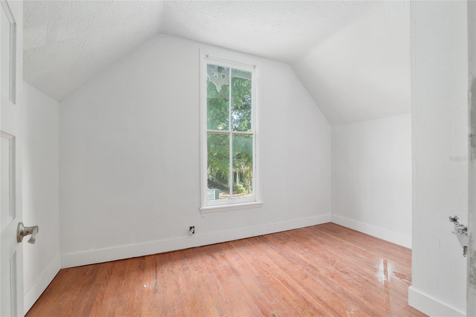 Image 35 of 100 For 721 2nd Street