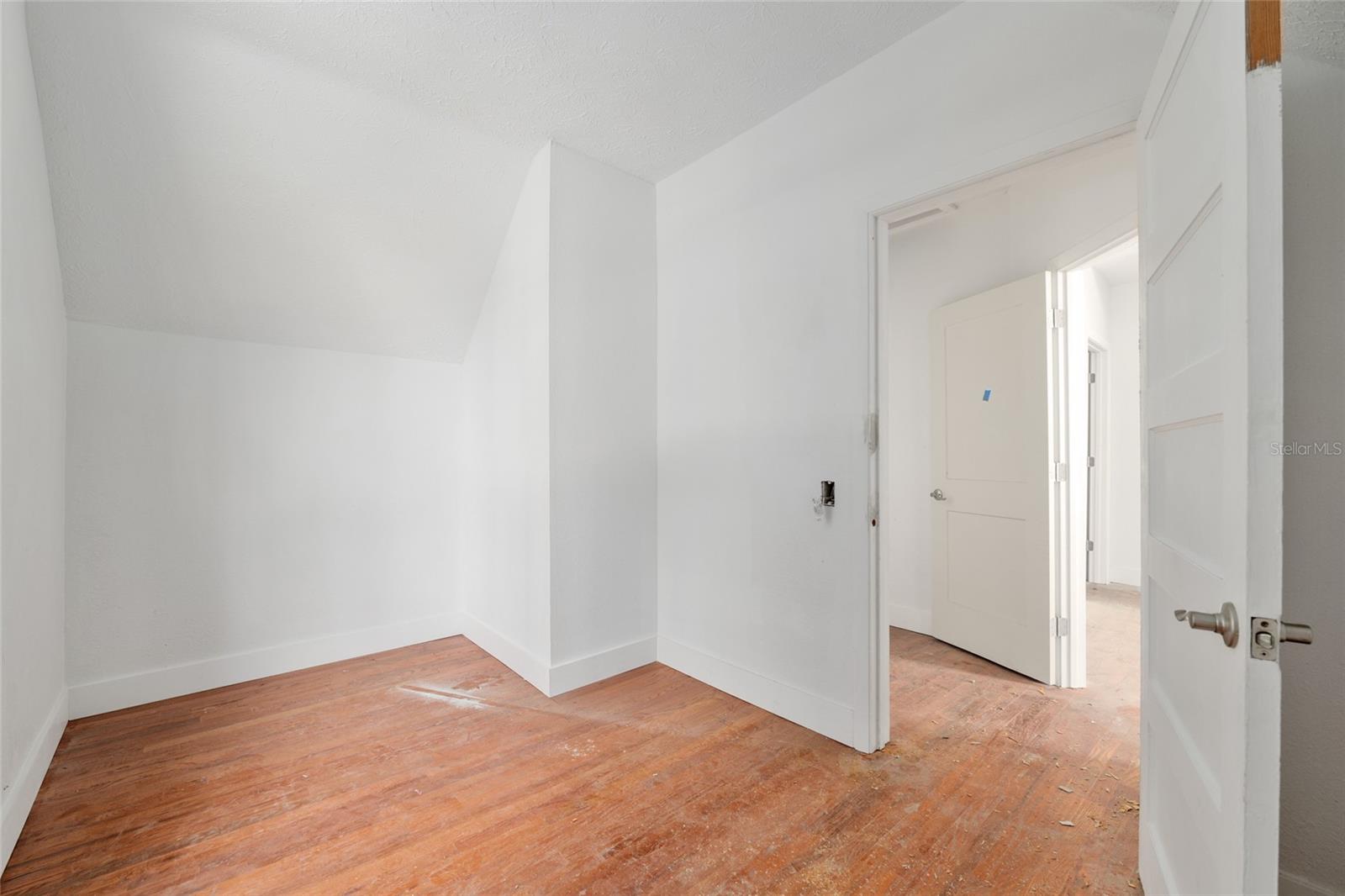 Image 36 of 100 For 721 2nd Street