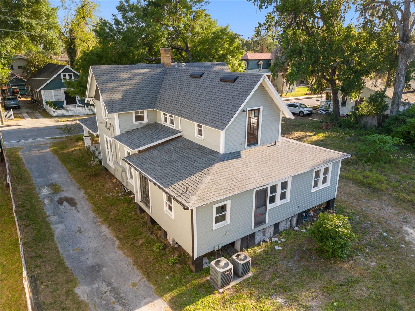 Image 4 of 100 For 721 2nd Street