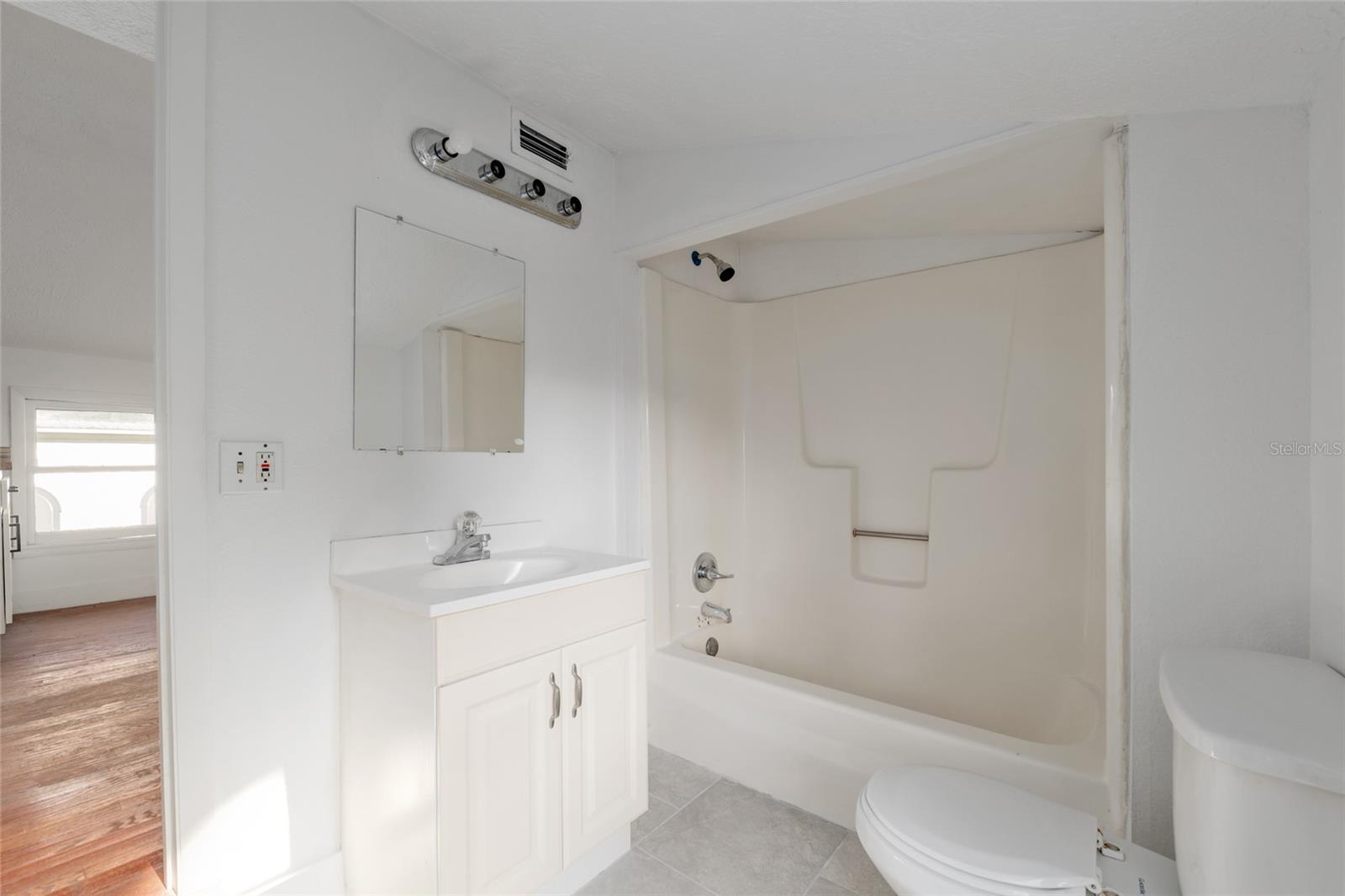 Image 45 of 100 For 721 2nd Street