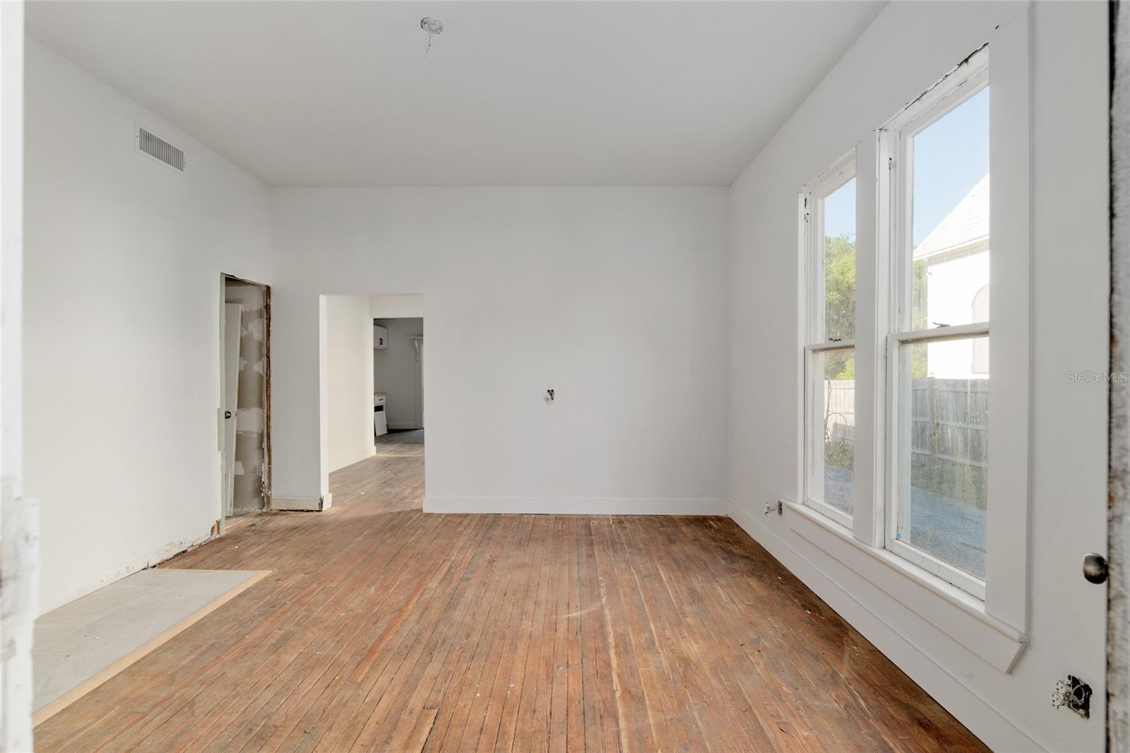 Image 46 of 100 For 721 2nd Street