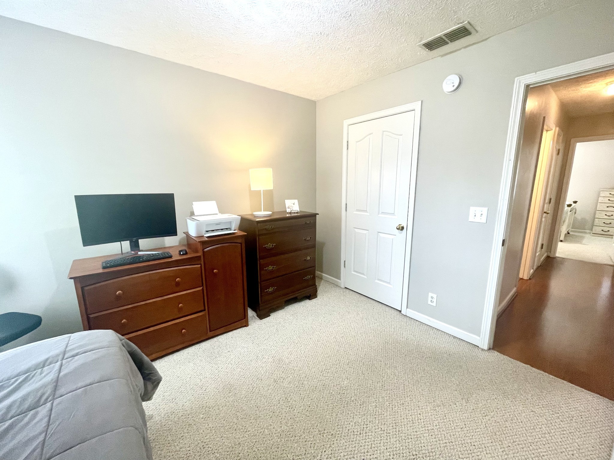 Image 17 of 33 For 7585 79th Place