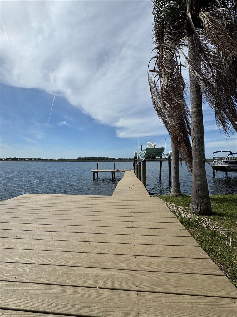 Listing photo id 12 for 12030 Tarpon Court