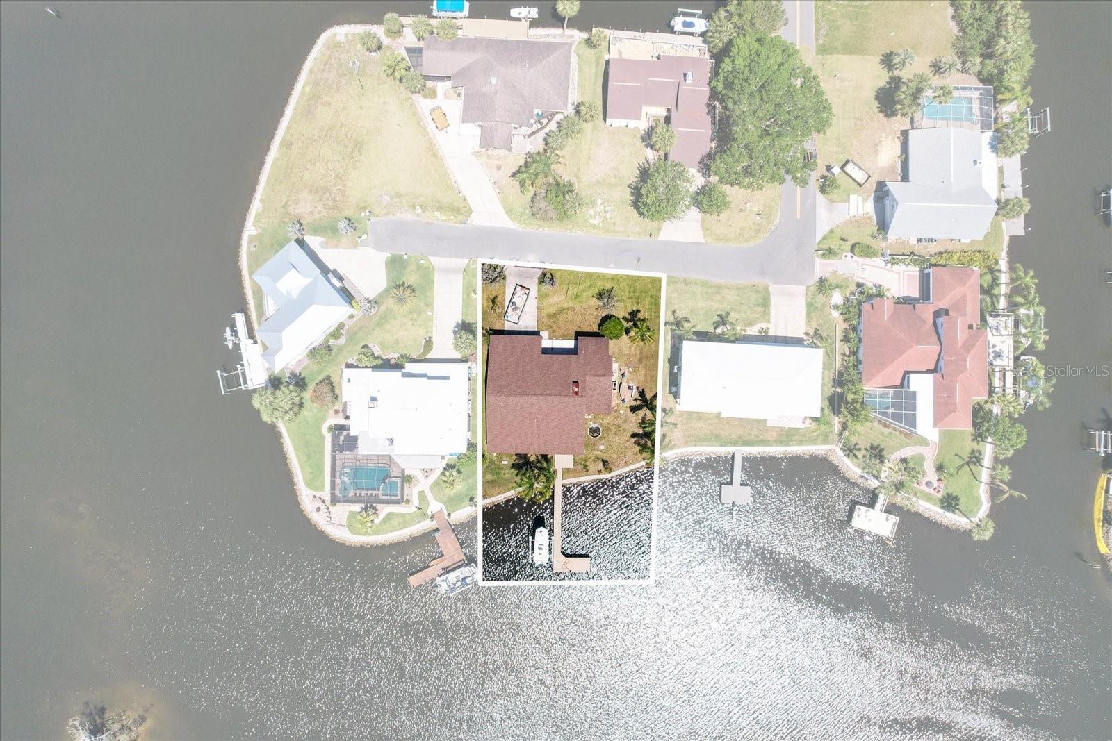 Listing photo id 0 for 12030 Tarpon Court
