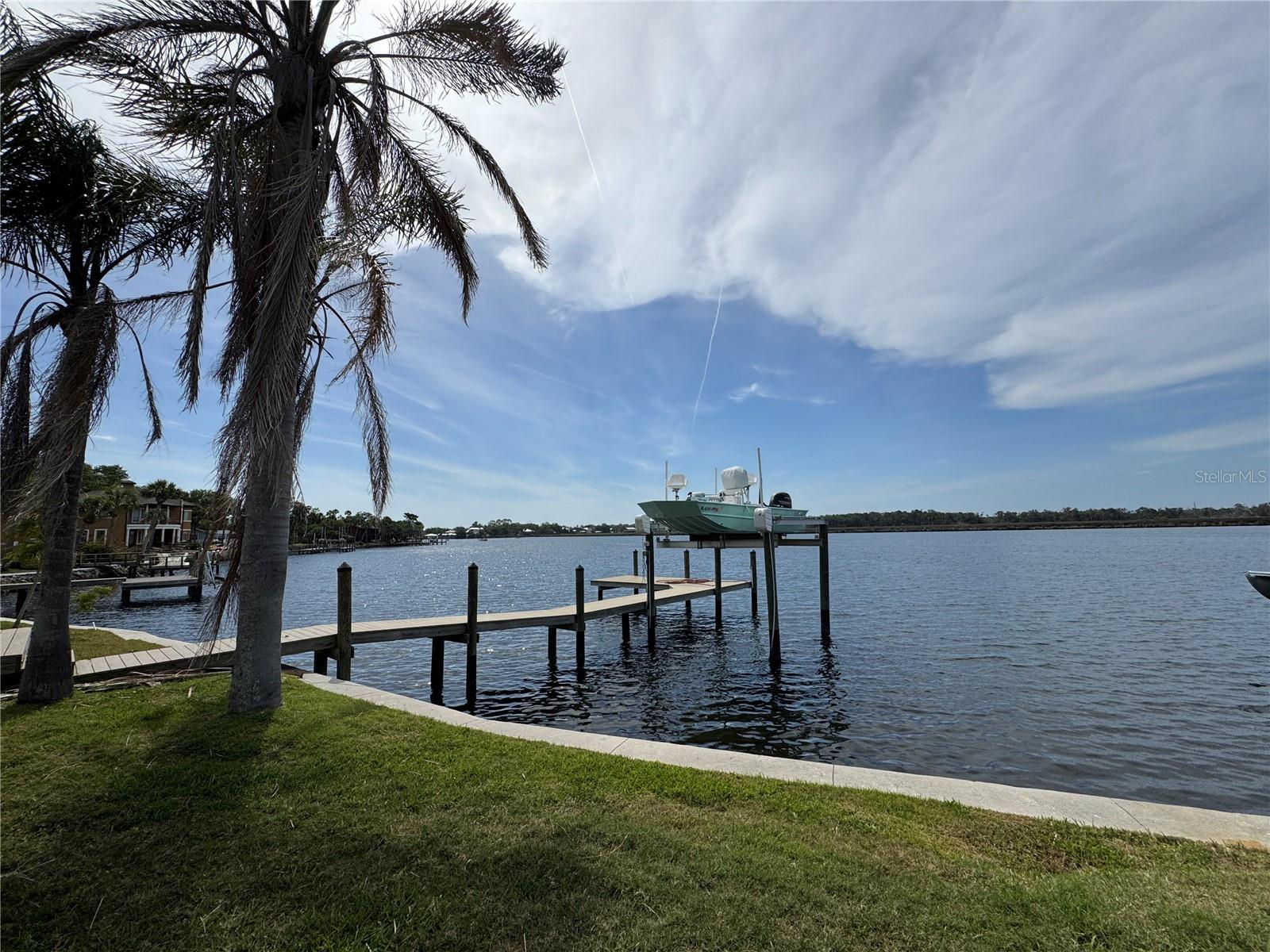 Listing photo id 18 for 12030 Tarpon Court