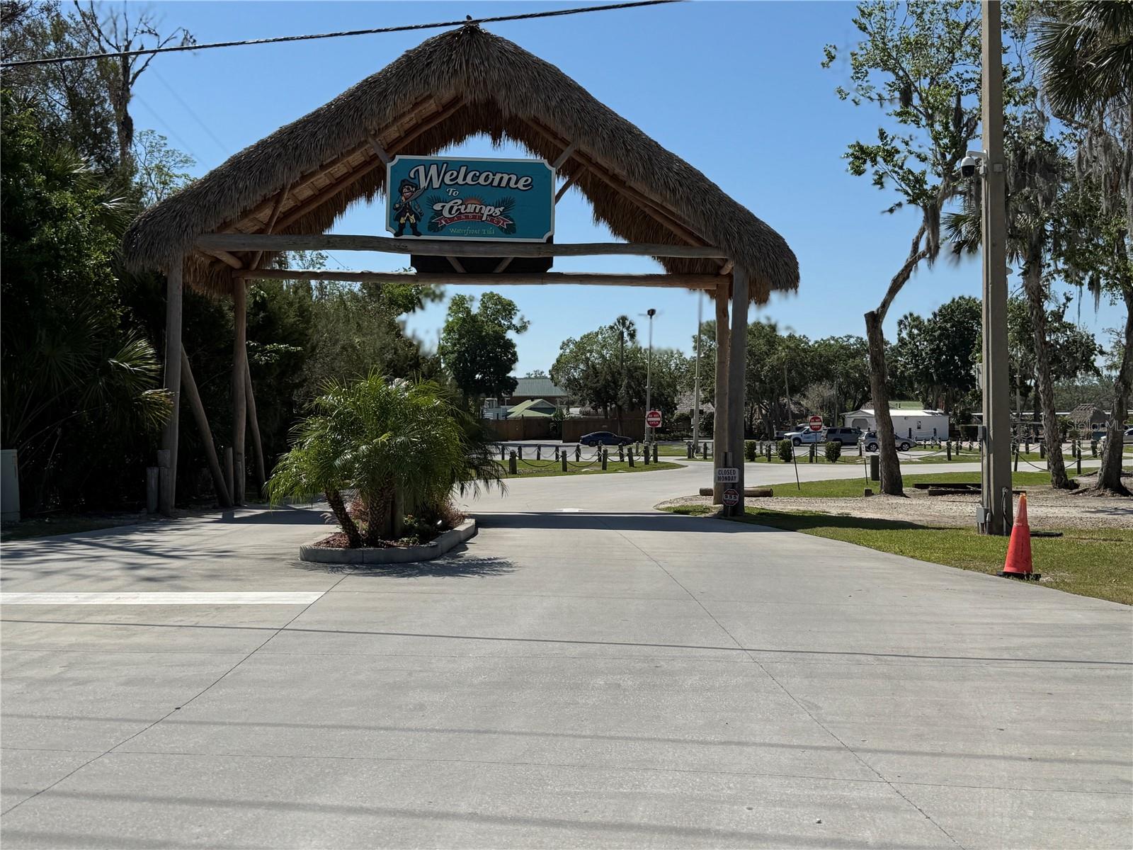 Listing photo id 25 for 12030 Tarpon Court