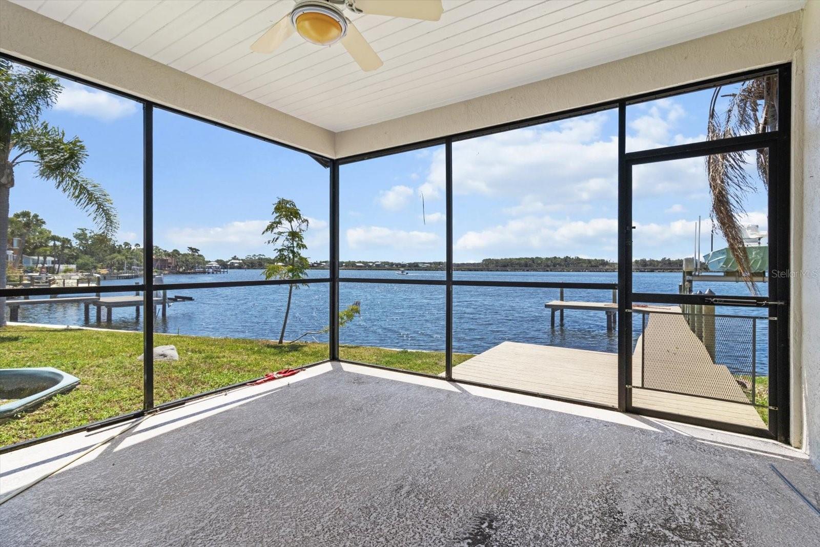 Listing photo id 3 for 12030 Tarpon Court