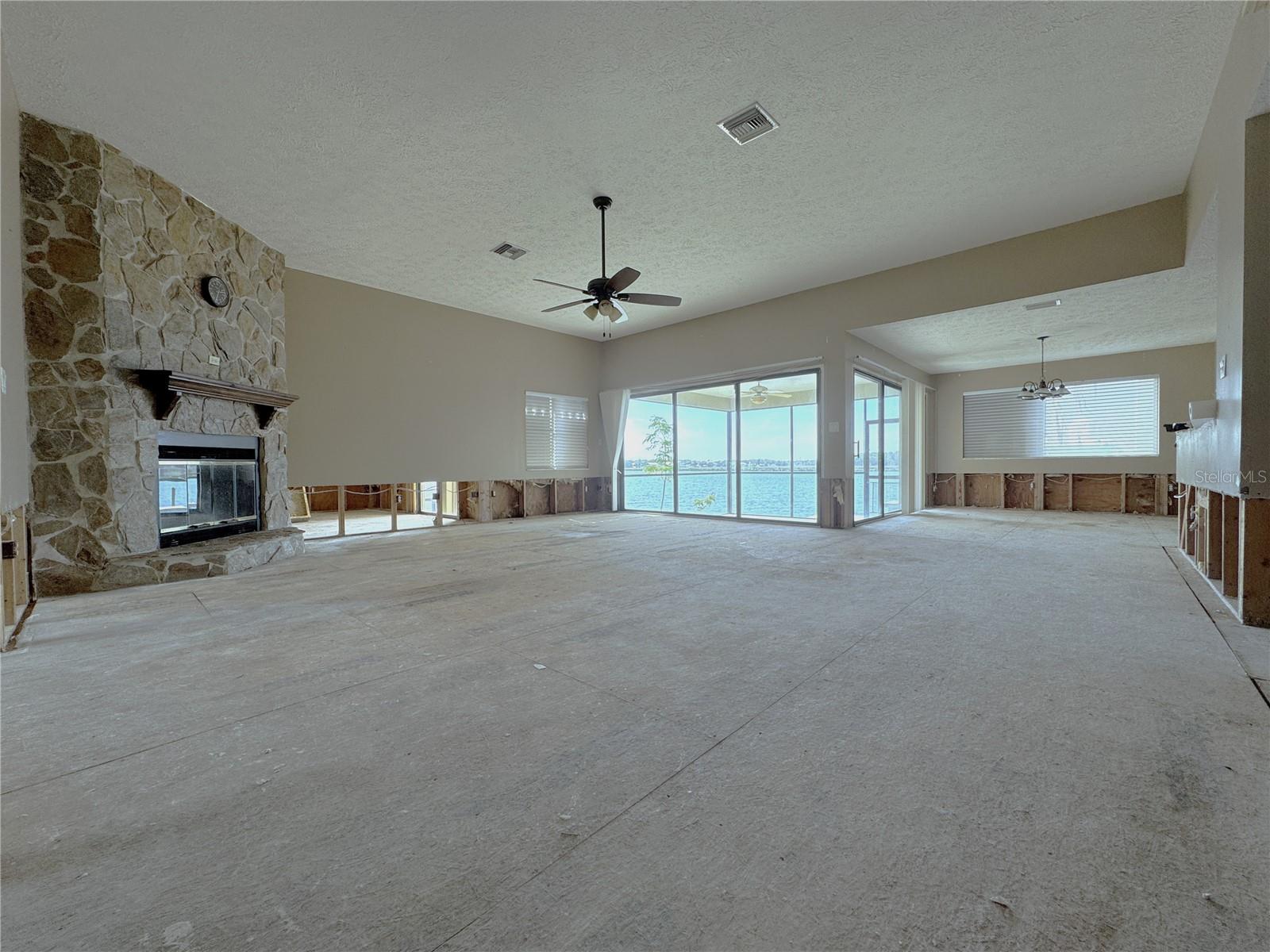 Listing photo id 7 for 12030 Tarpon Court