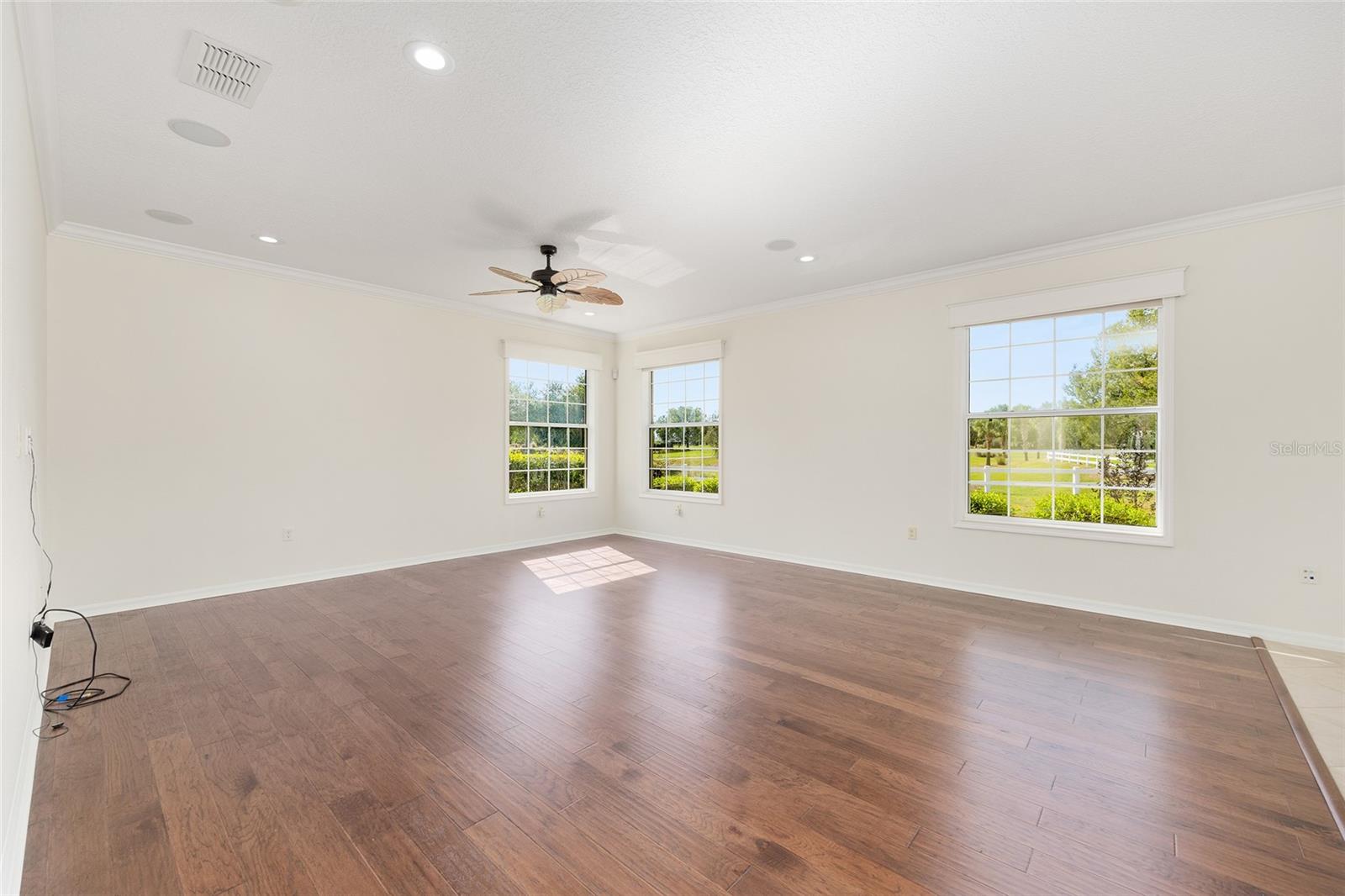 Image 9 of 46 For 8632 86th Circle