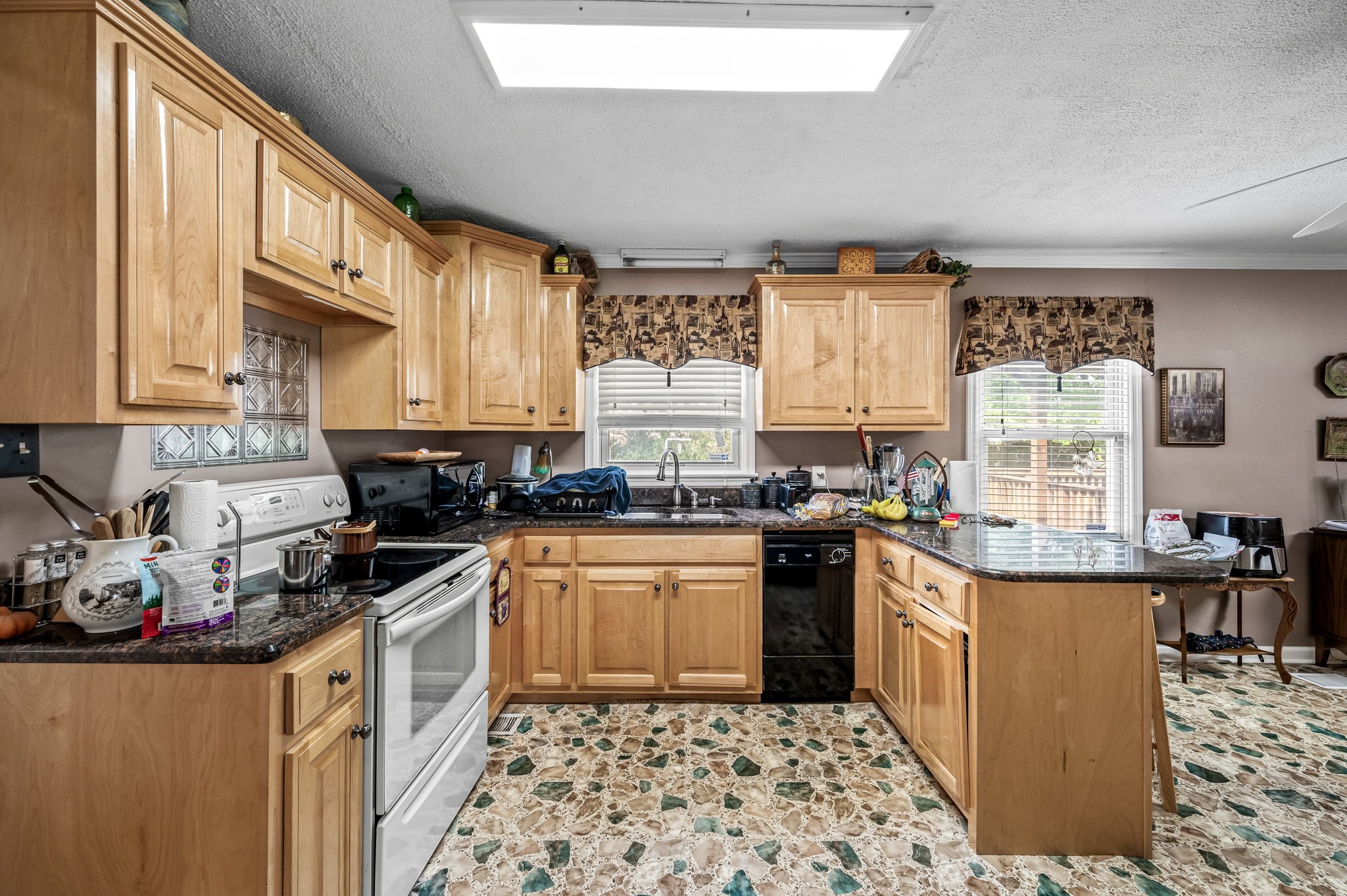 Image 21 of 70 For 3580 Chandler Drive