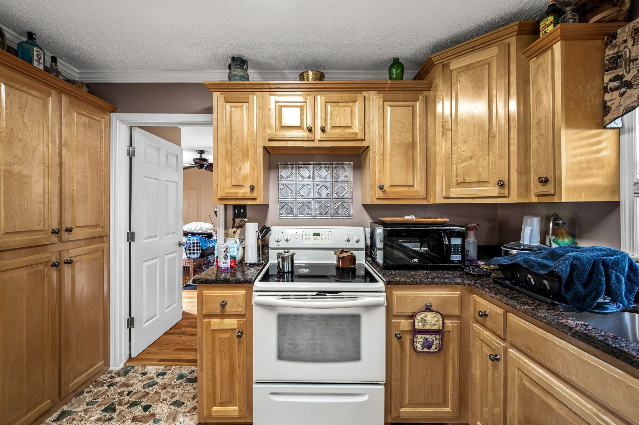 Image 24 of 70 For 3580 Chandler Drive