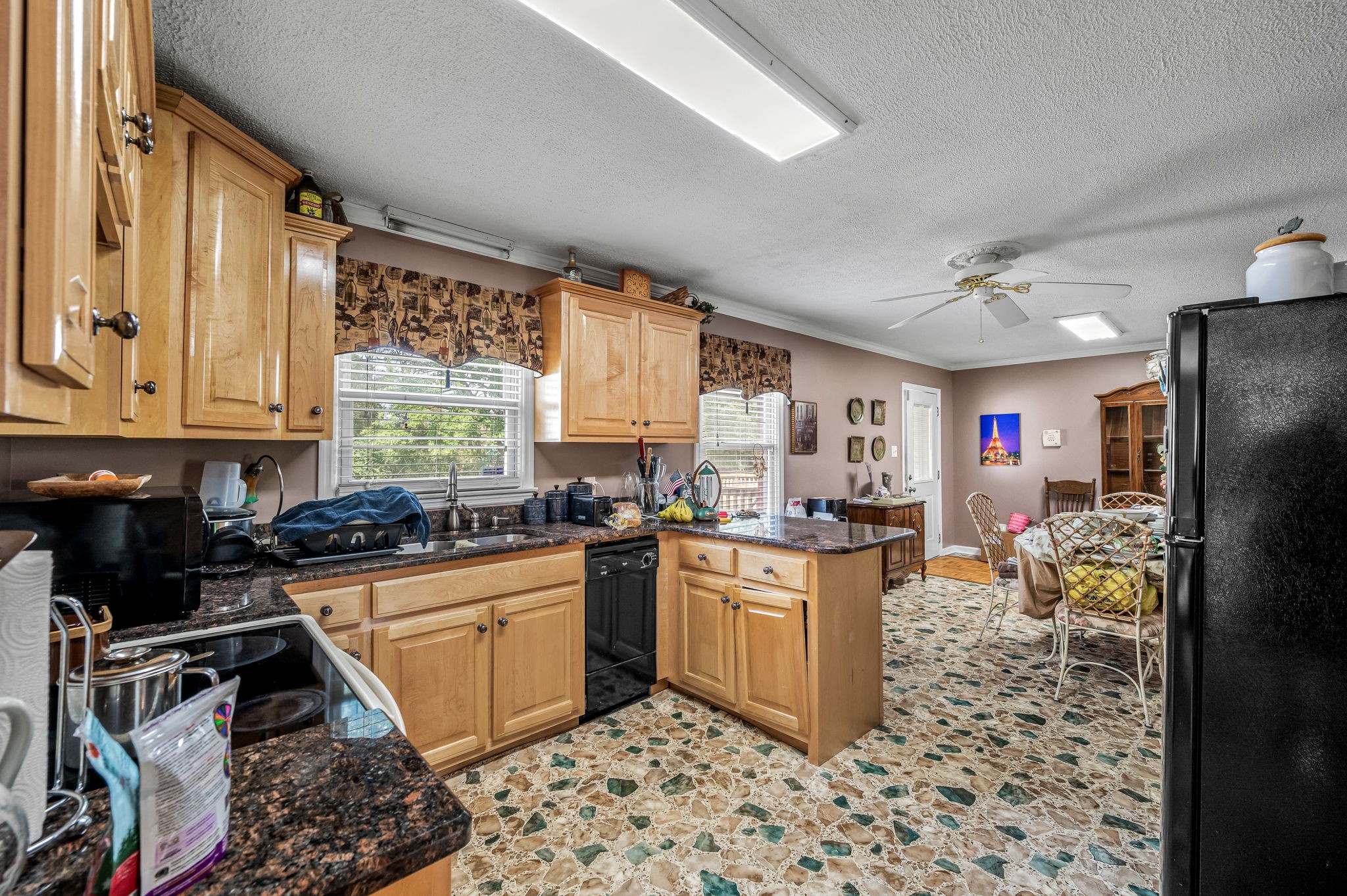 Image 27 of 70 For 3580 Chandler Drive