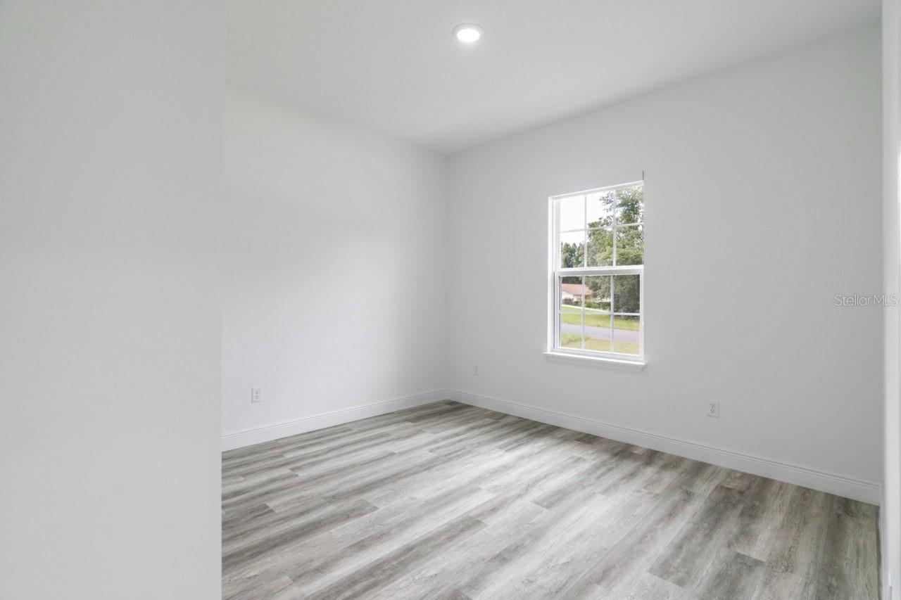 Image 11 of 23 For 13685 43rd Circle