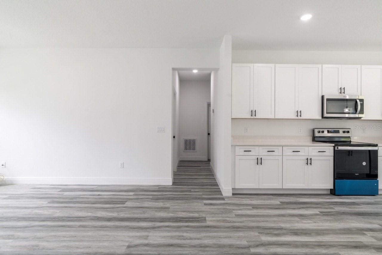 Image 9 of 23 For 13685 43rd Circle