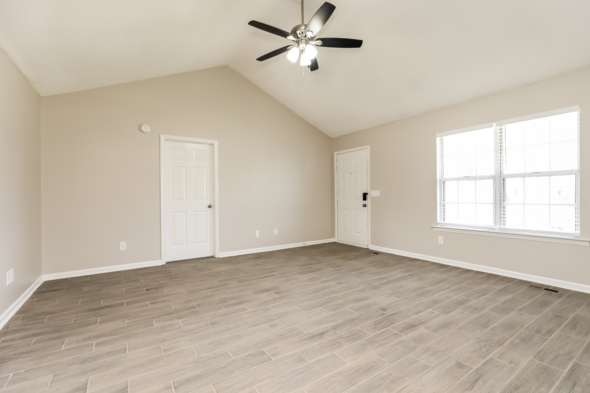 Image 4 of 64 For 5331 Old Hickory Lane
