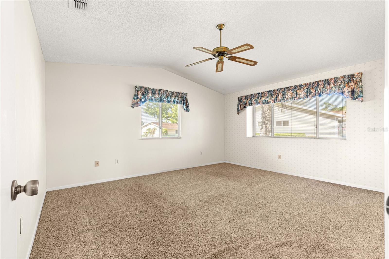 Image 31 of 62 For 10833 86th Terrace