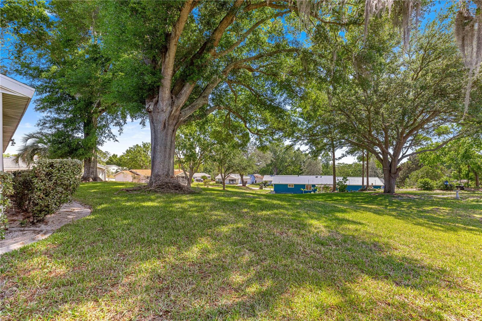 Image 34 of 62 For 10833 86th Terrace