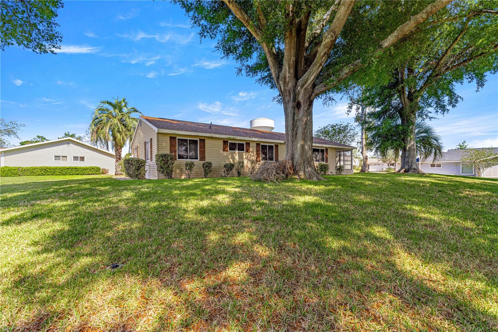 Image 36 of 62 For 10833 86th Terrace