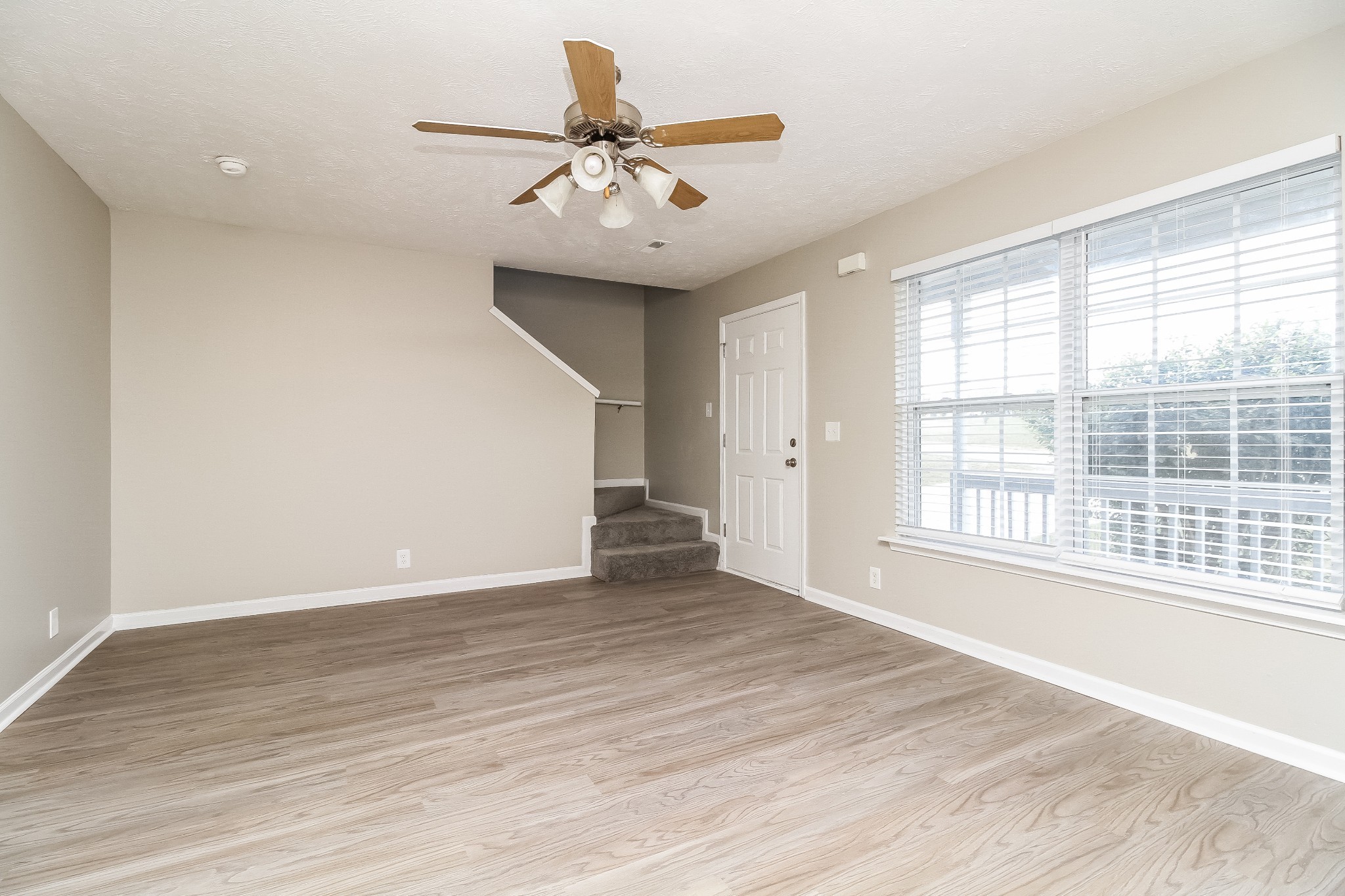 Image 5 of 62 For 10833 86th Terrace