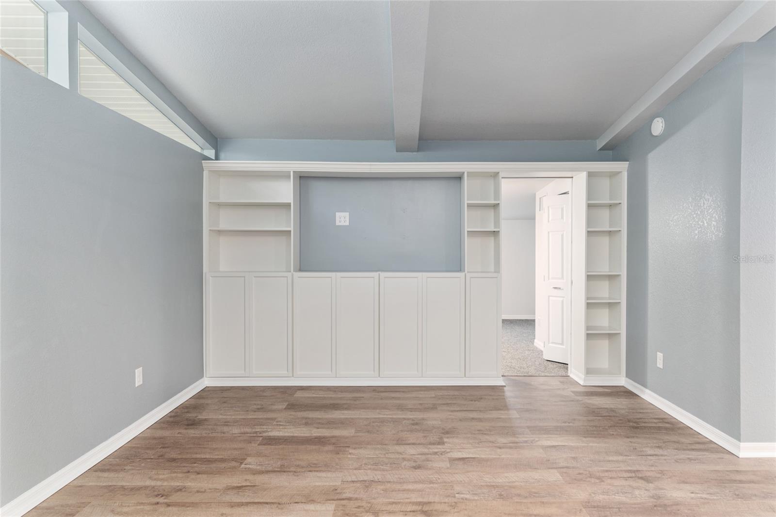 Image 10 of 52 For 11065 42nd Street