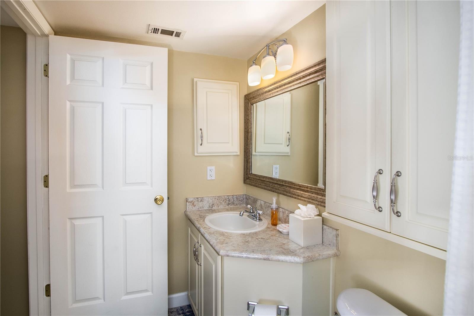 Image 8 of 26 For 20800 River Drive A11