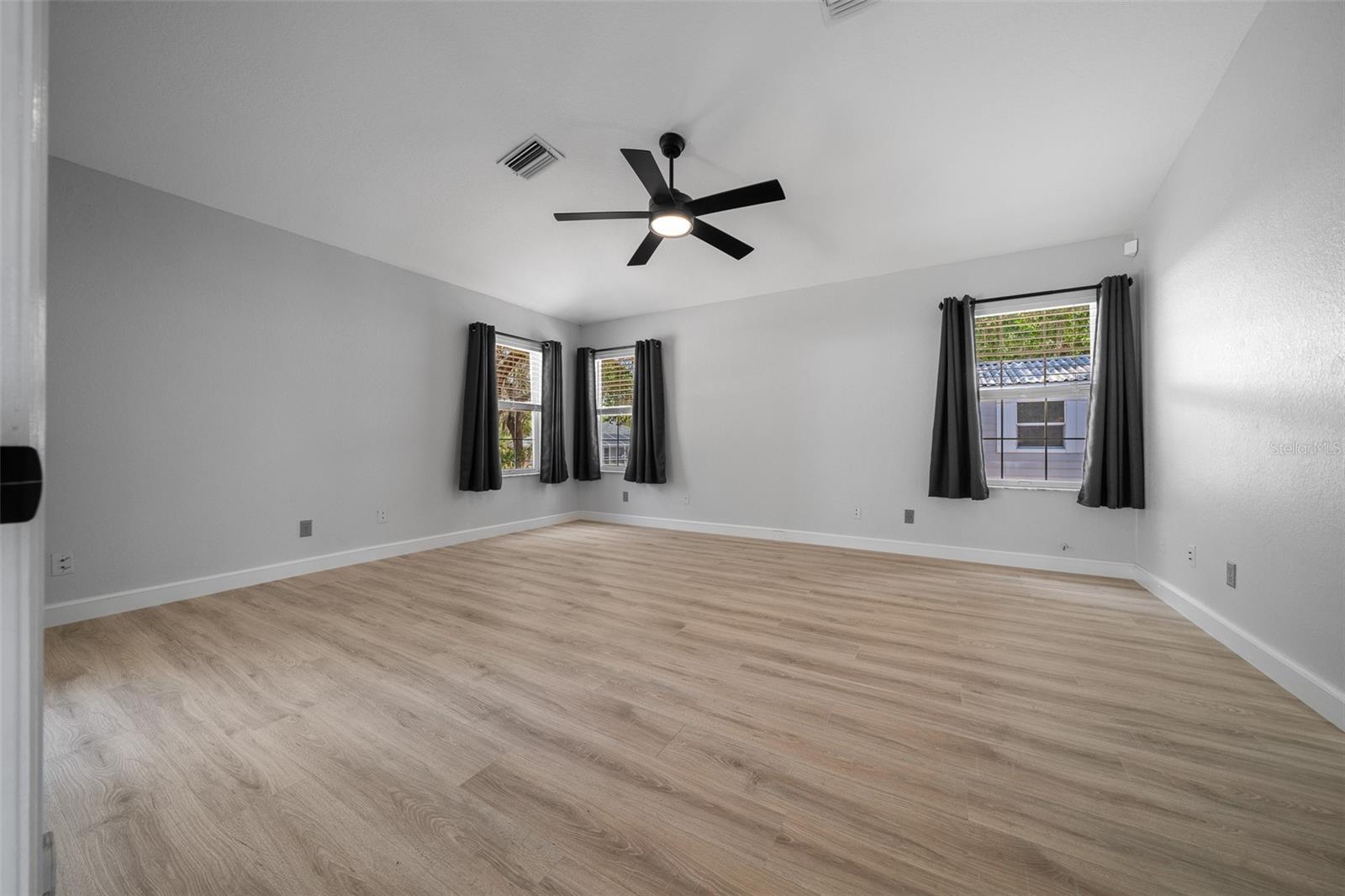 Image 25 of 68 For 9885 144th Street