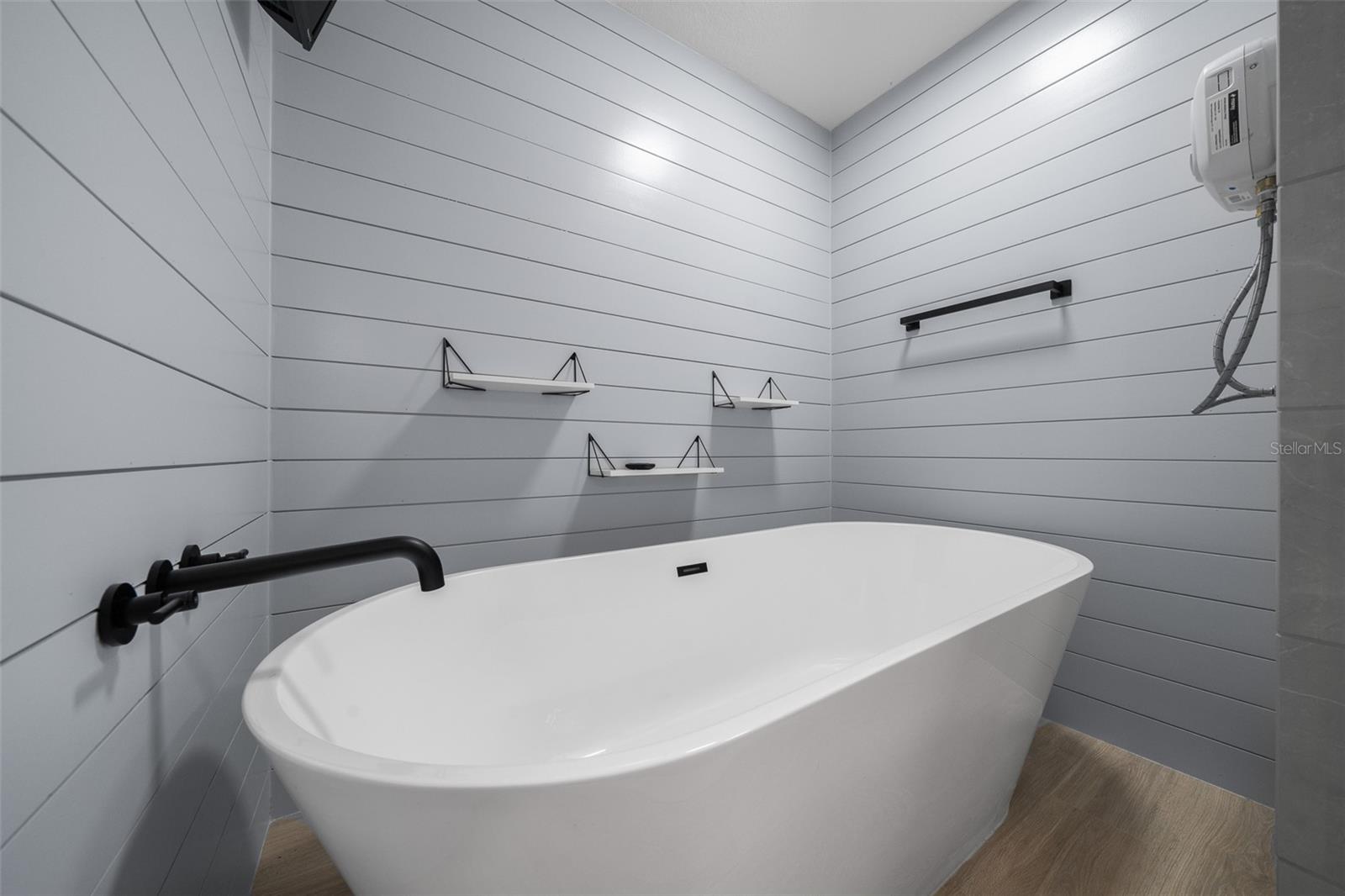 Image 31 of 68 For 9885 144th Street
