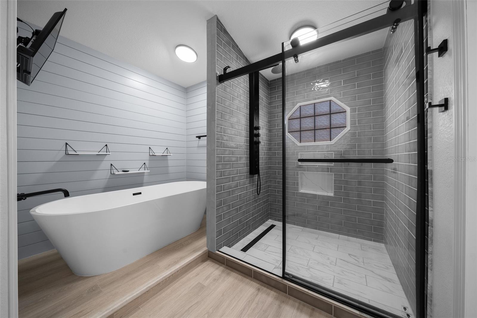 Image 32 of 68 For 9885 144th Street