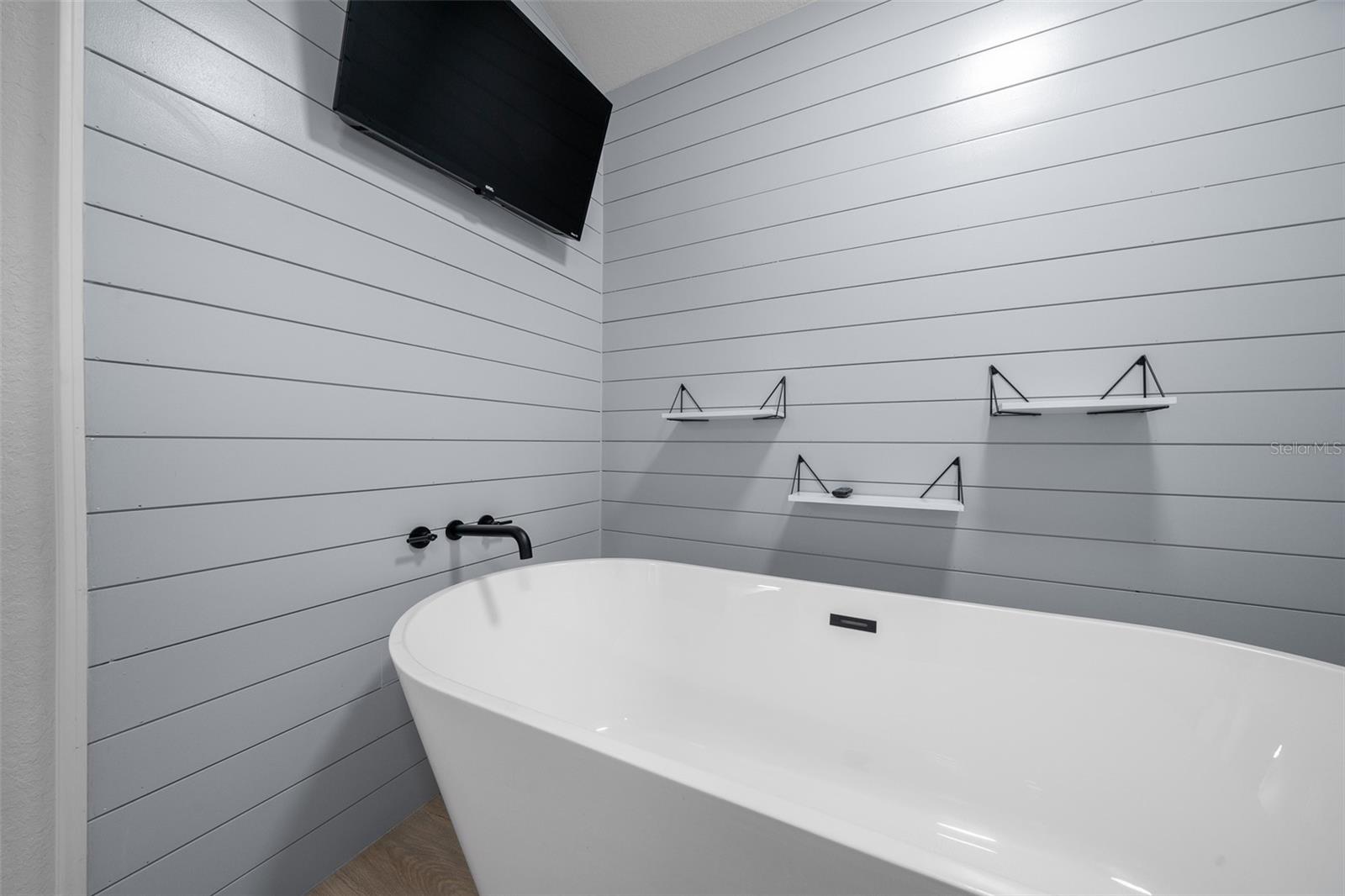 Image 33 of 68 For 9885 144th Street