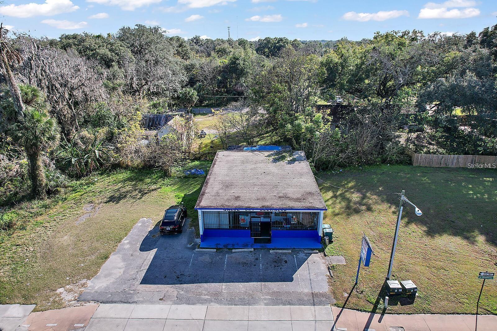 Image 3 of 10 For 822 Broadway Street