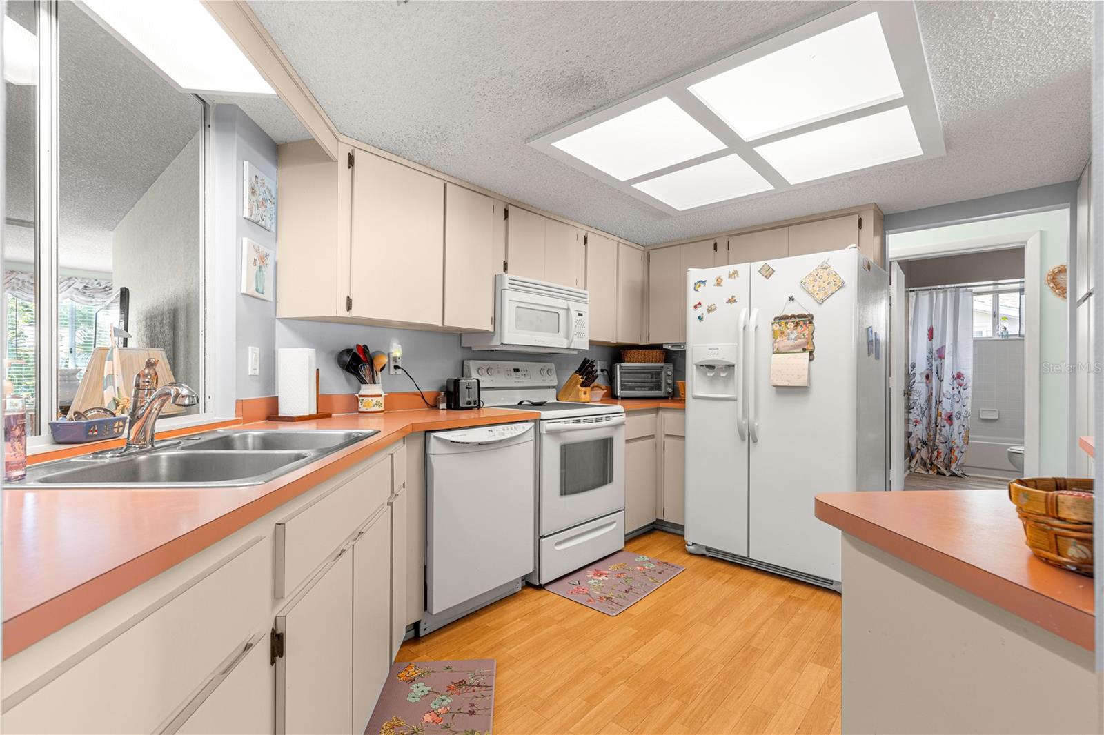 Image 11 of 83 For 10989 86th Avenue