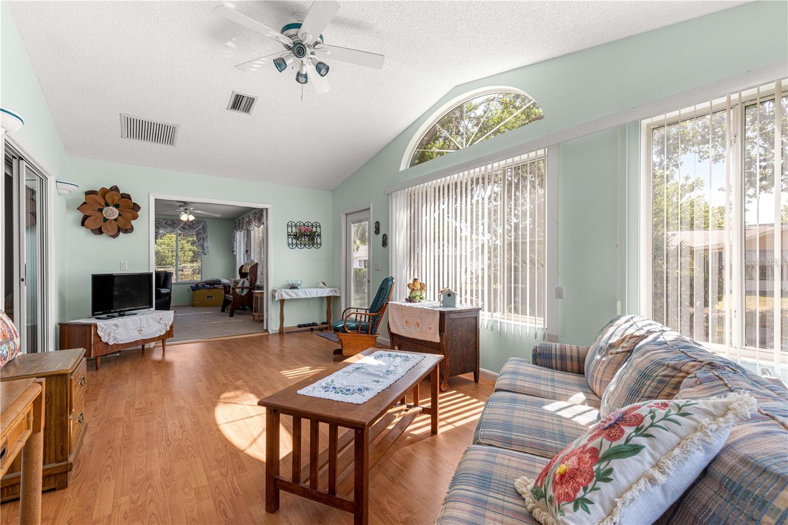 Image 42 of 83 For 10989 86th Avenue