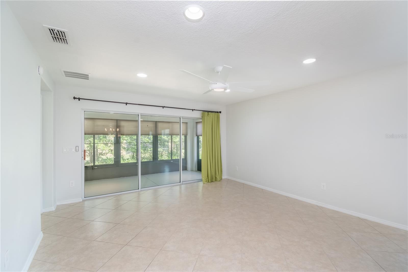 Image 17 of 36 For 7249 93rd Avenue