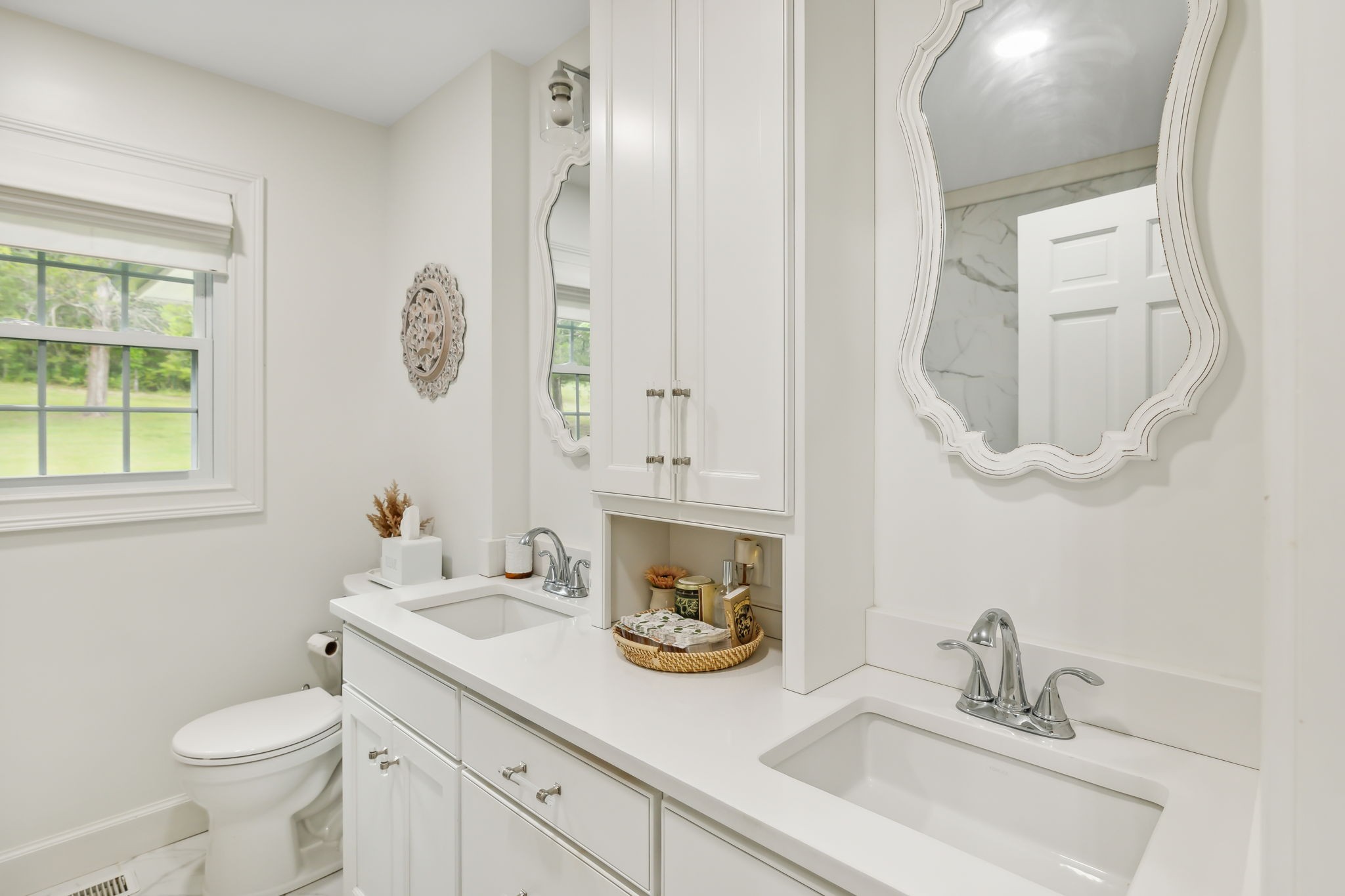 Listing photo id 21 for 9708 Hawthorne Street 558