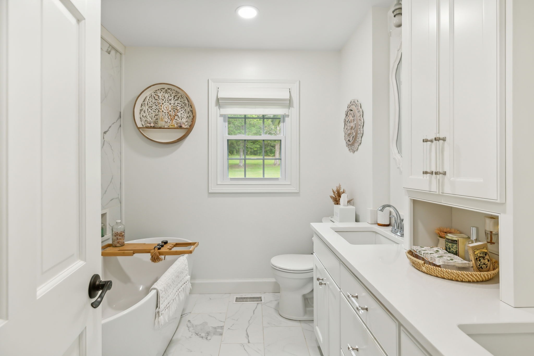 Listing photo id 22 for 9708 Hawthorne Street 558