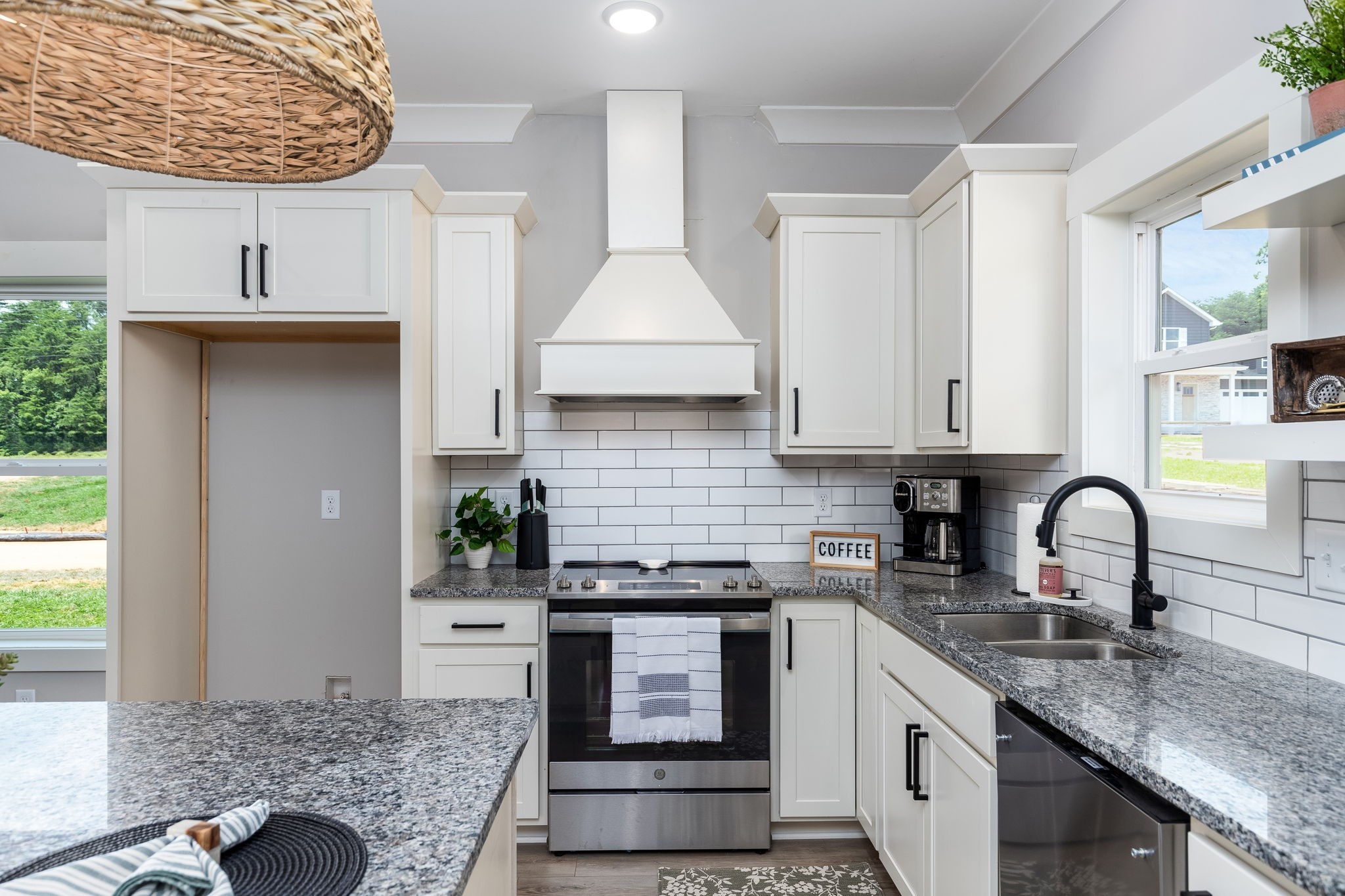 Image 11 of 54 For 1039 25th Street