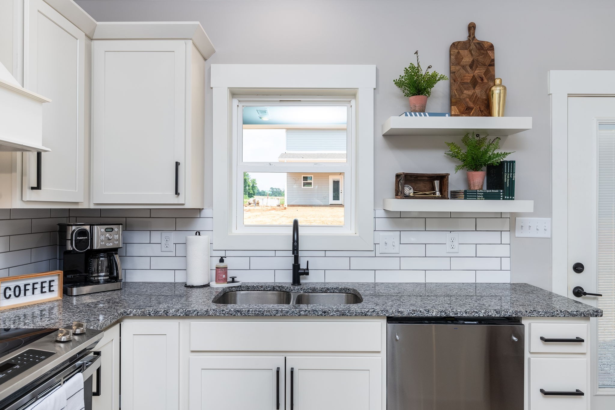 Image 12 of 54 For 1039 25th Street